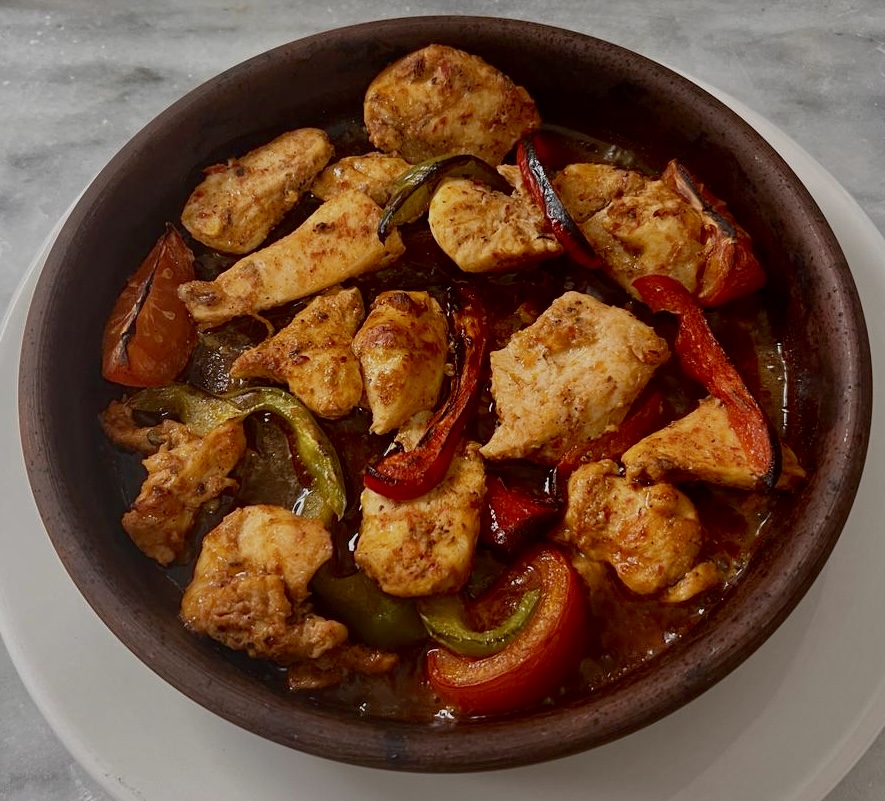 Томленое куриное филе.