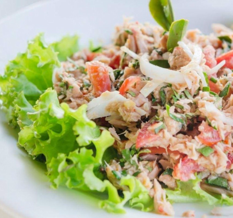 Салат с тунцом 