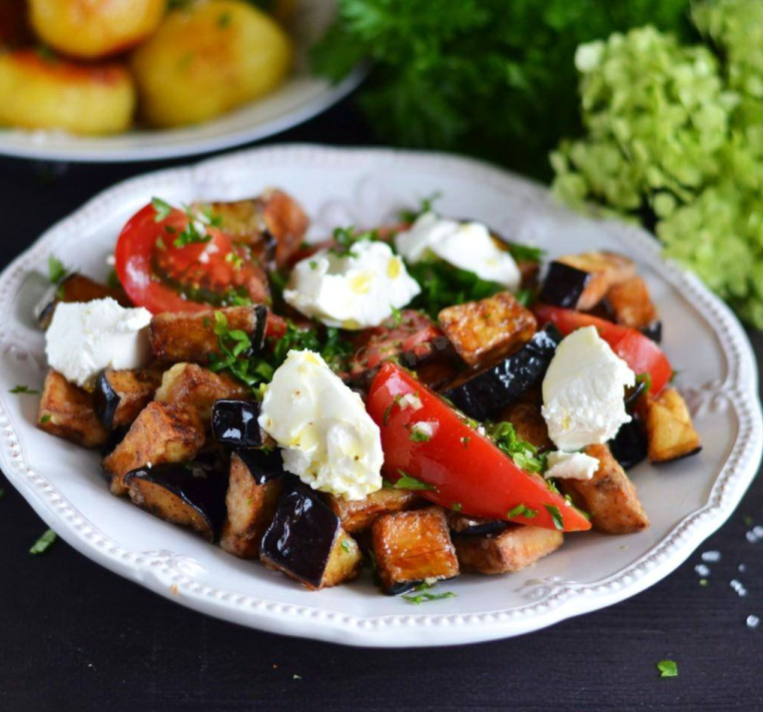 Салат из жареных баклажанов 