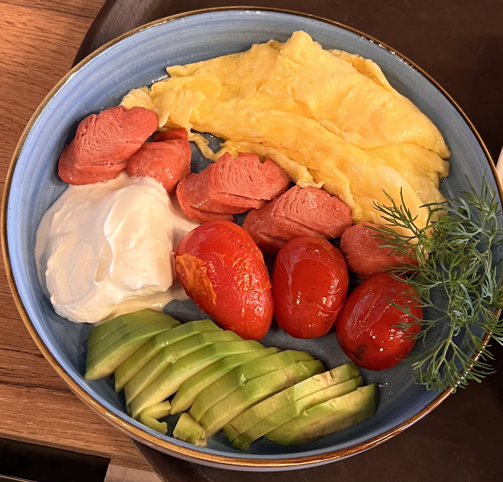 Омлет с авокадом