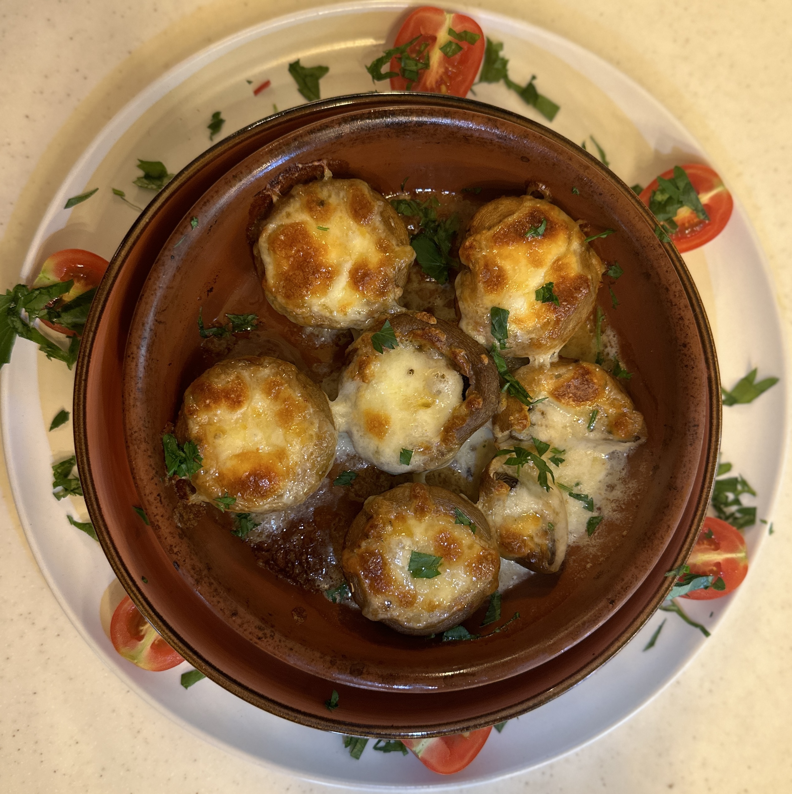 Запеченные шампиньоны под сыром 