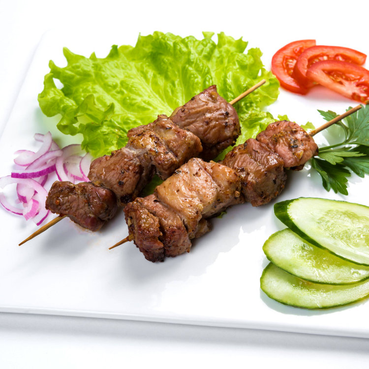 Баранина на шпажках