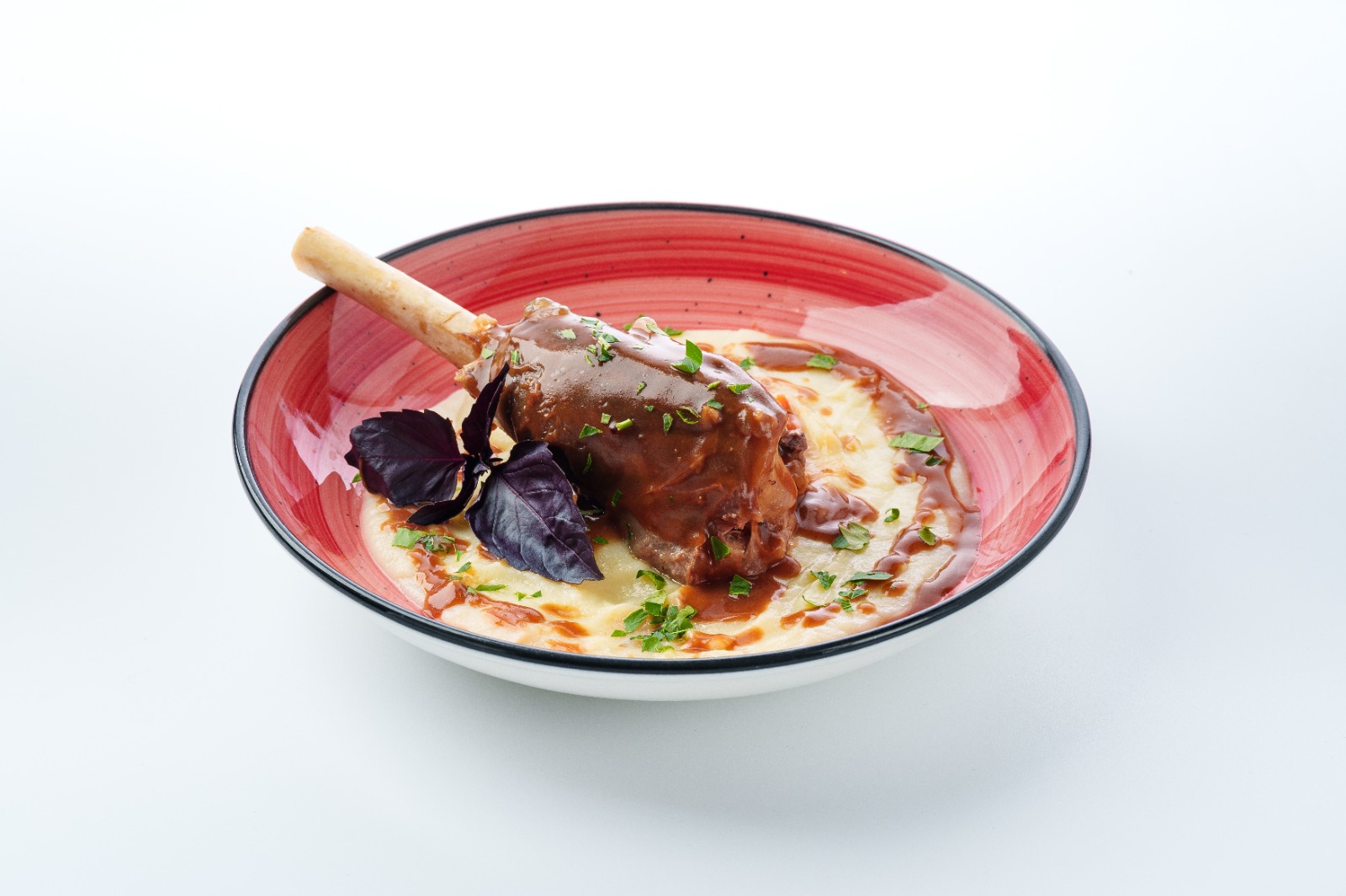 Голень ягненка в духовке