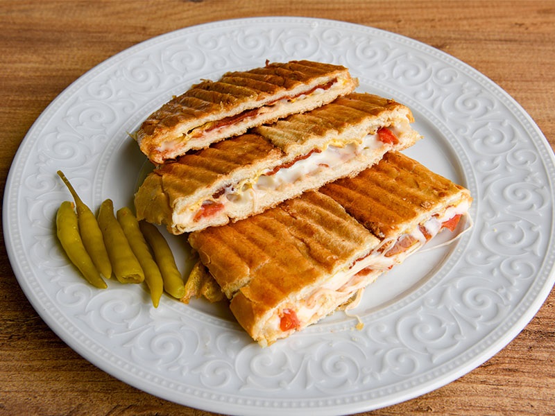 Тост с сыром и турецкой колбасой